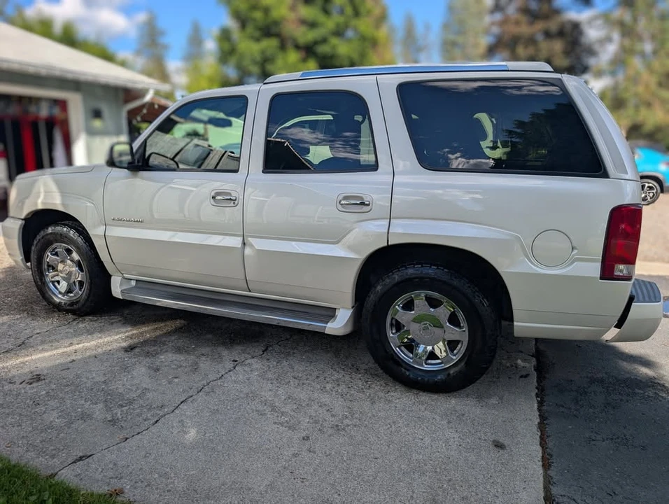 2005 Cadillac Escalade & EXT 2nd Gen - Image 3 of 11