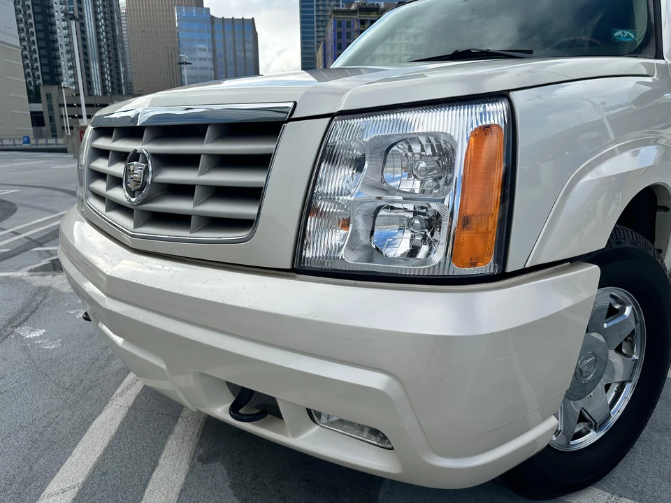 2005 Cadillac Escalade & EXT 2nd Gen - Image 12 of 31