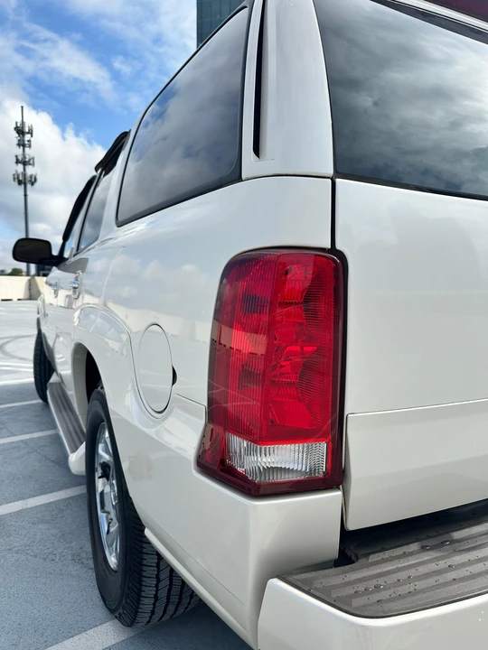 2005 Cadillac Escalade & EXT 2nd Gen - Image 16 of 31
