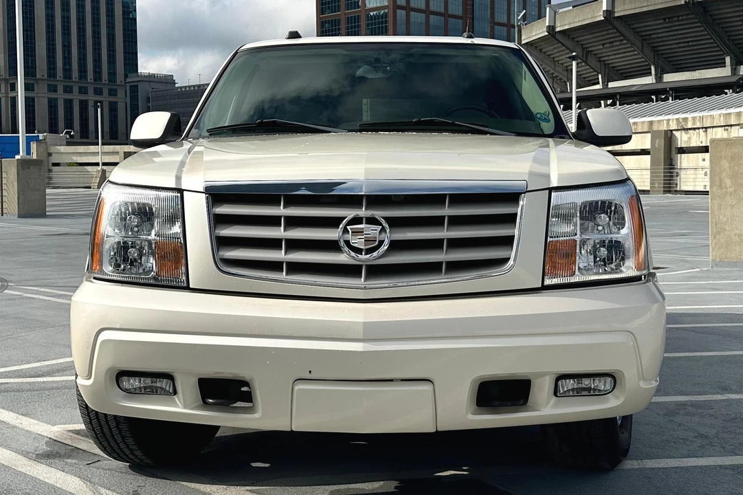 2005 Cadillac Escalade & EXT 2nd Gen - Image 2 of 31