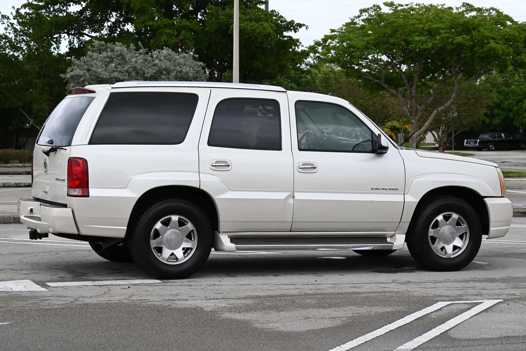 2005 Cadillac Escalade & EXT 2nd Gen - Image 12 of 31