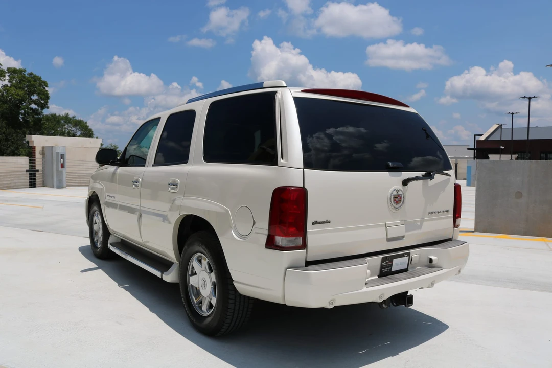 2005 Cadillac Escalade & EXT 2nd Gen - Image 28 of 31