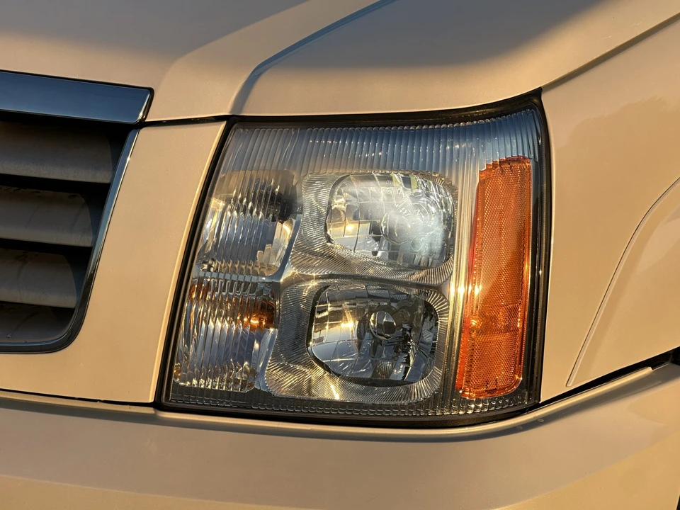 2005 Cadillac Escalade & EXT 2nd Gen - Image 17 of 31