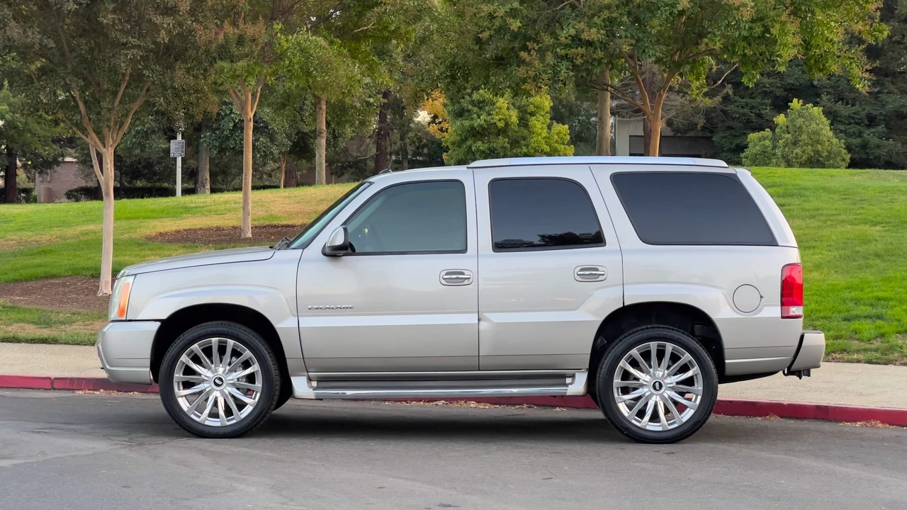 2005 Cadillac Escalade & EXT 2nd Gen - Image 7 of 31