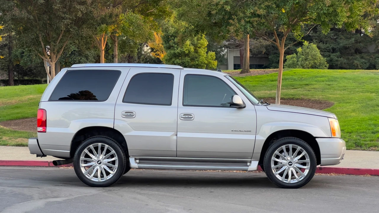 2005 Cadillac Escalade & EXT 2nd Gen - Image 24 of 31