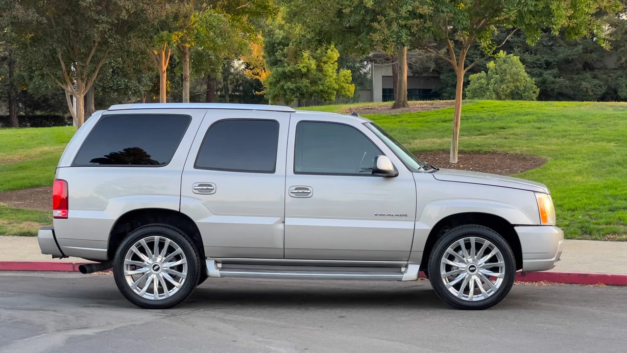 2005 Cadillac Escalade & EXT 2nd Gen - Image 25 of 31