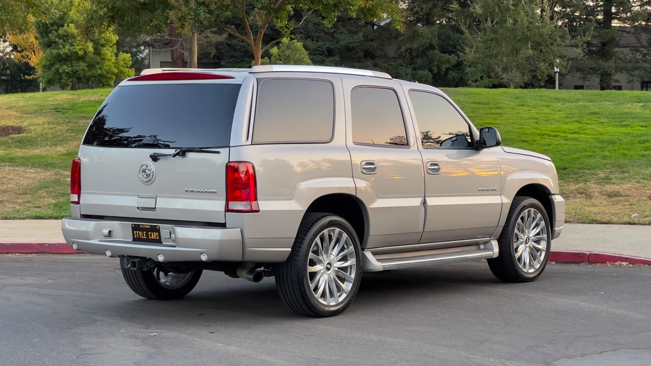 2005 Cadillac Escalade & EXT 2nd Gen - Image 21 of 31