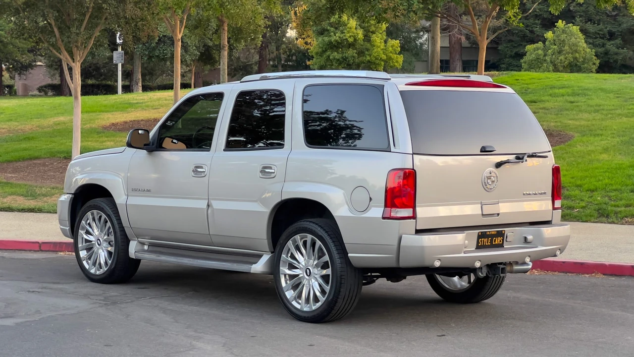 2005 Cadillac Escalade & EXT 2nd Gen - Image 11 of 31