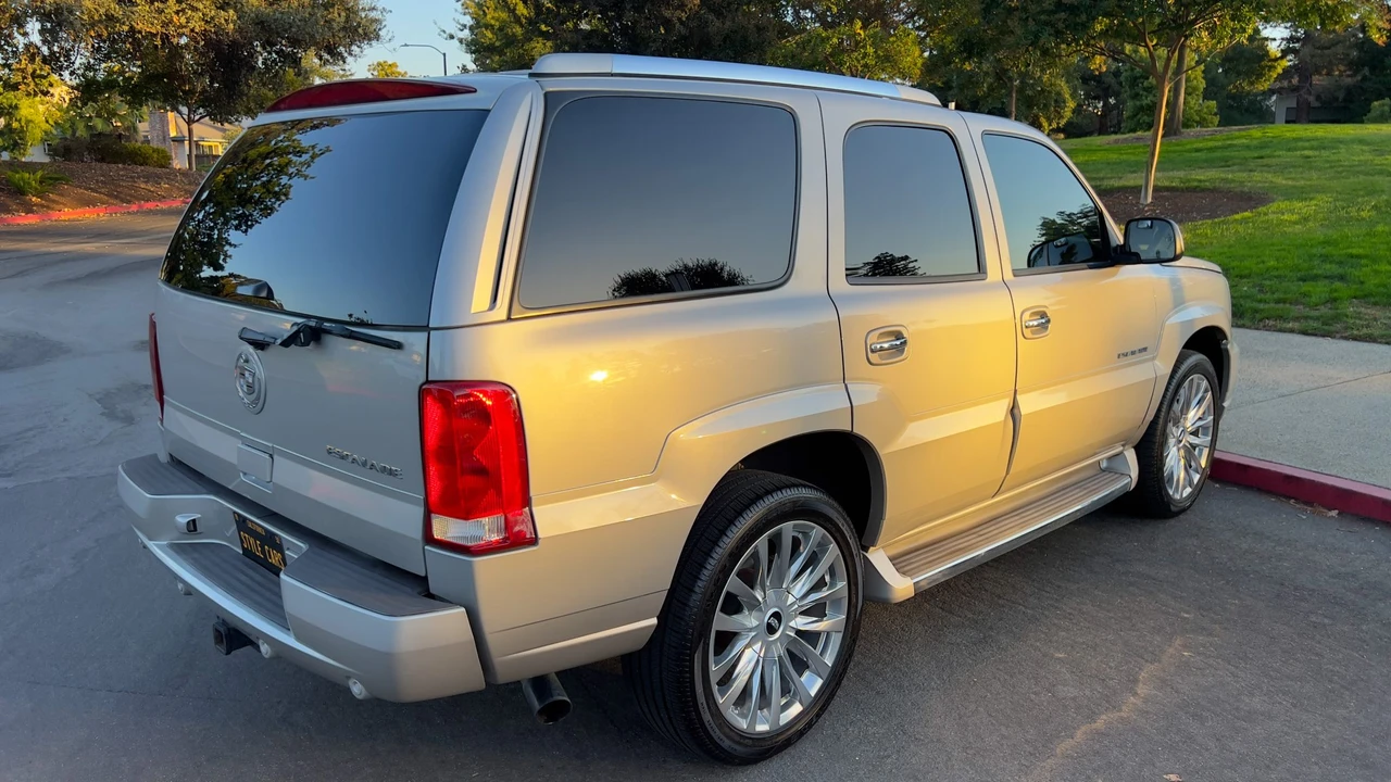 2005 Cadillac Escalade & EXT 2nd Gen - Image 18 of 31