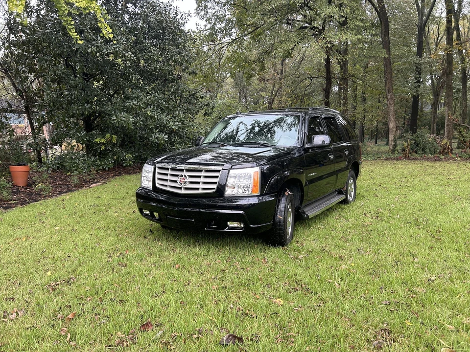 2005 Cadillac Escalade & EXT 2nd Gen - Image 2 of 31