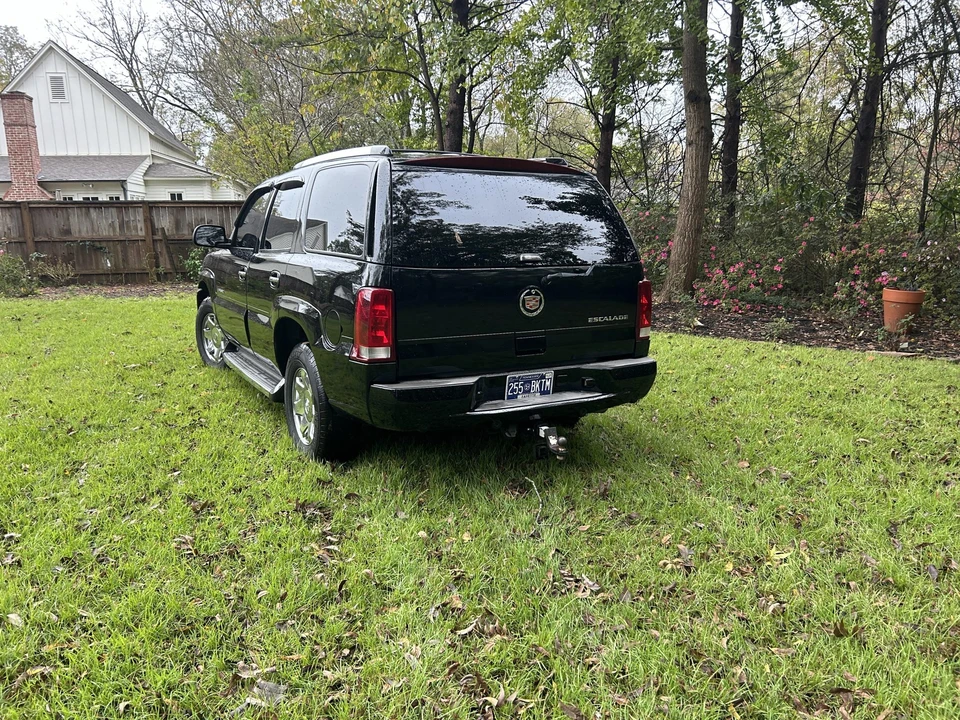 2005 Cadillac Escalade & EXT 2nd Gen - Image 10 of 31