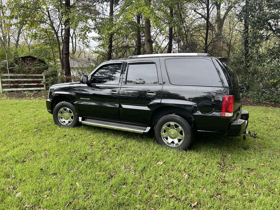 2005 Cadillac Escalade & EXT 2nd Gen - Image 12 of 31