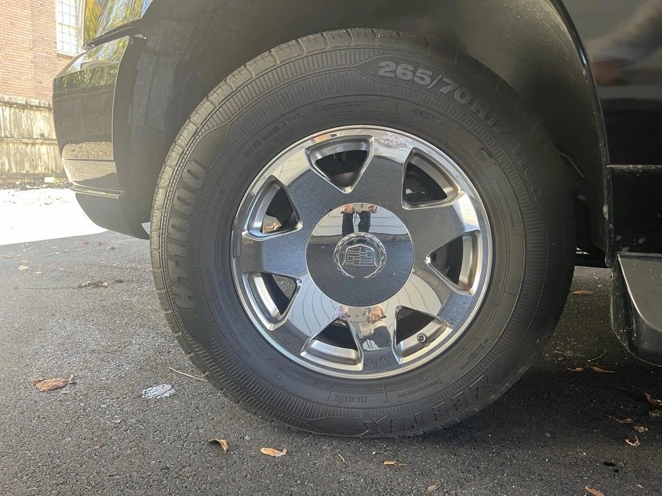2005 Cadillac Escalade & EXT 2nd Gen - Image 31 of 31