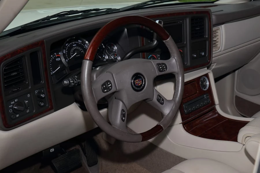 2005 Cadillac Escalade & EXT 2nd Gen - Image 19 of 29