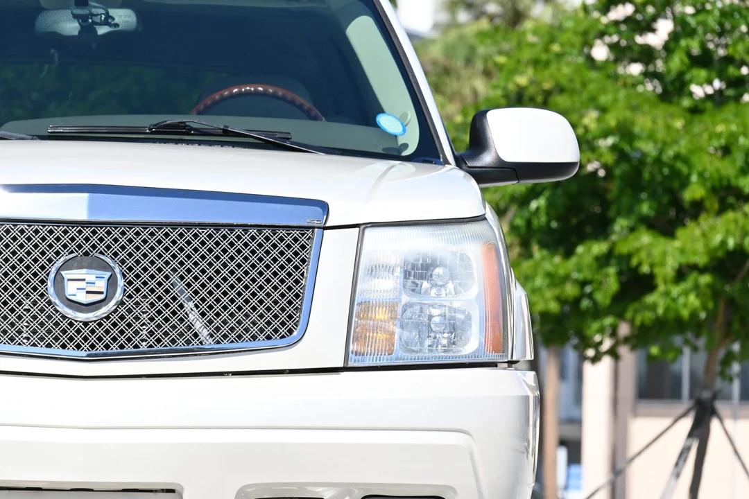 2005 Cadillac Escalade & EXT 2nd Gen - Image 27 of 31