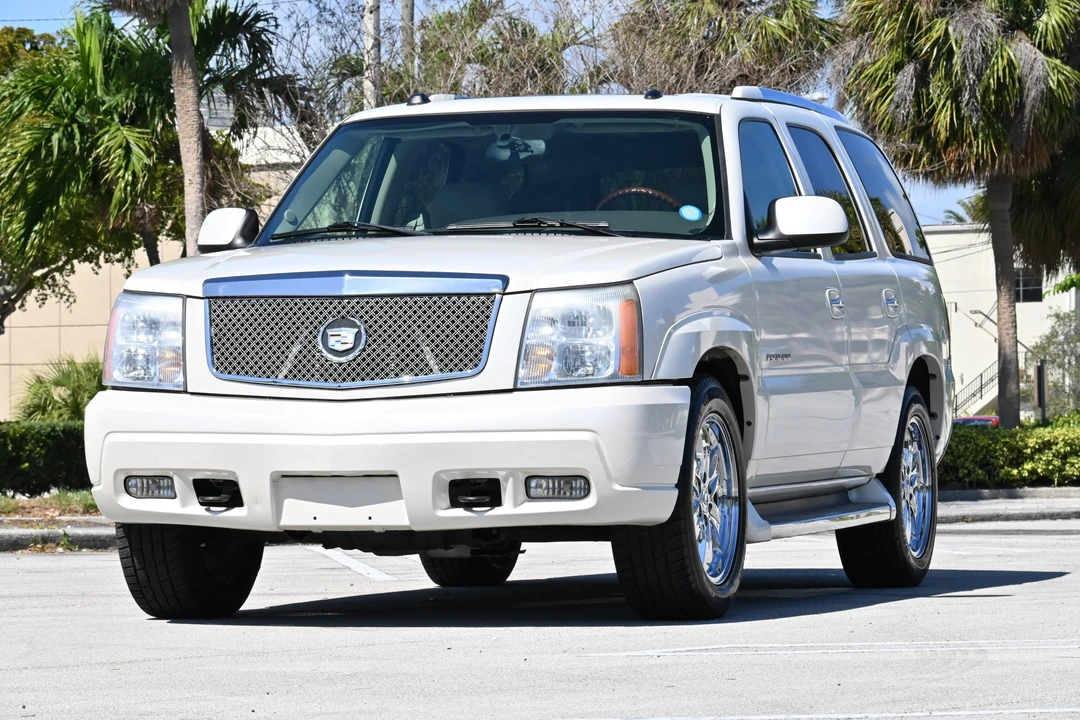 2005 Cadillac Escalade & EXT 2nd Gen - Image 2 of 31