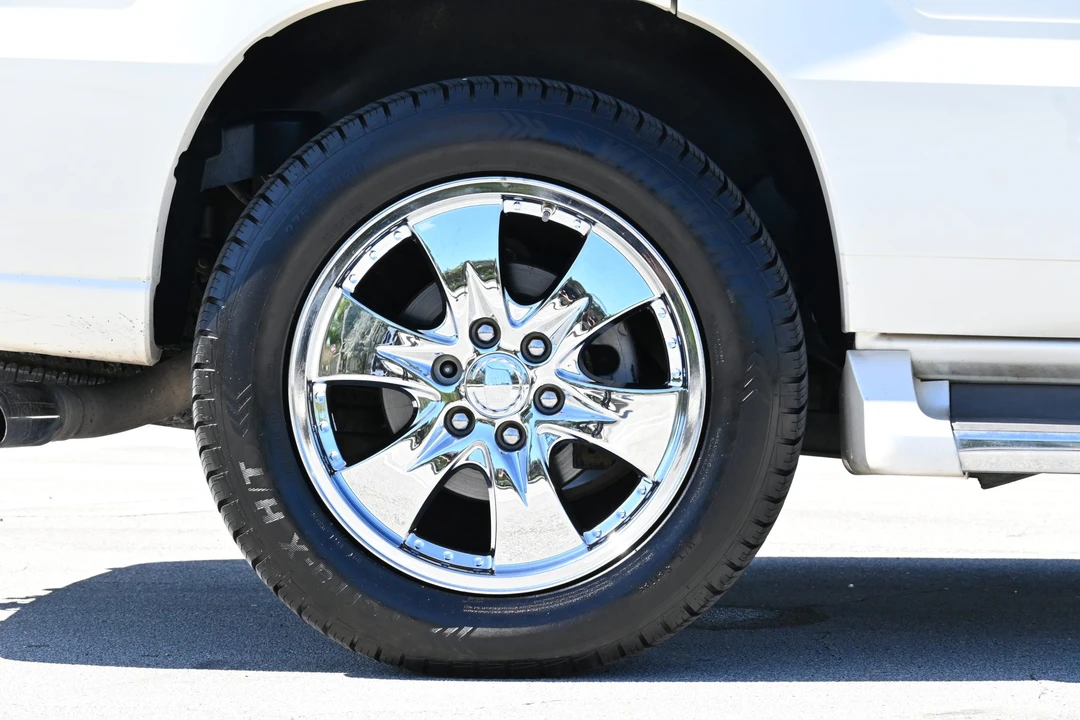 2005 Cadillac Escalade & EXT 2nd Gen - Image 31 of 31