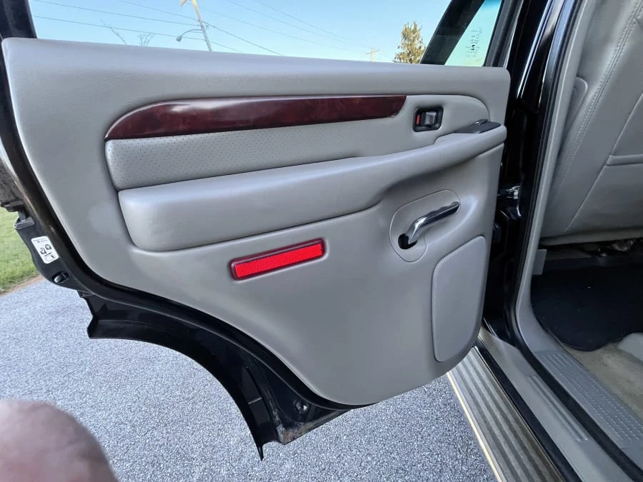 2005 Cadillac Escalade & EXT 2nd Gen - Image 12 of 30