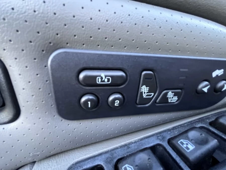 2005 Cadillac Escalade & EXT 2nd Gen - Image 11 of 30