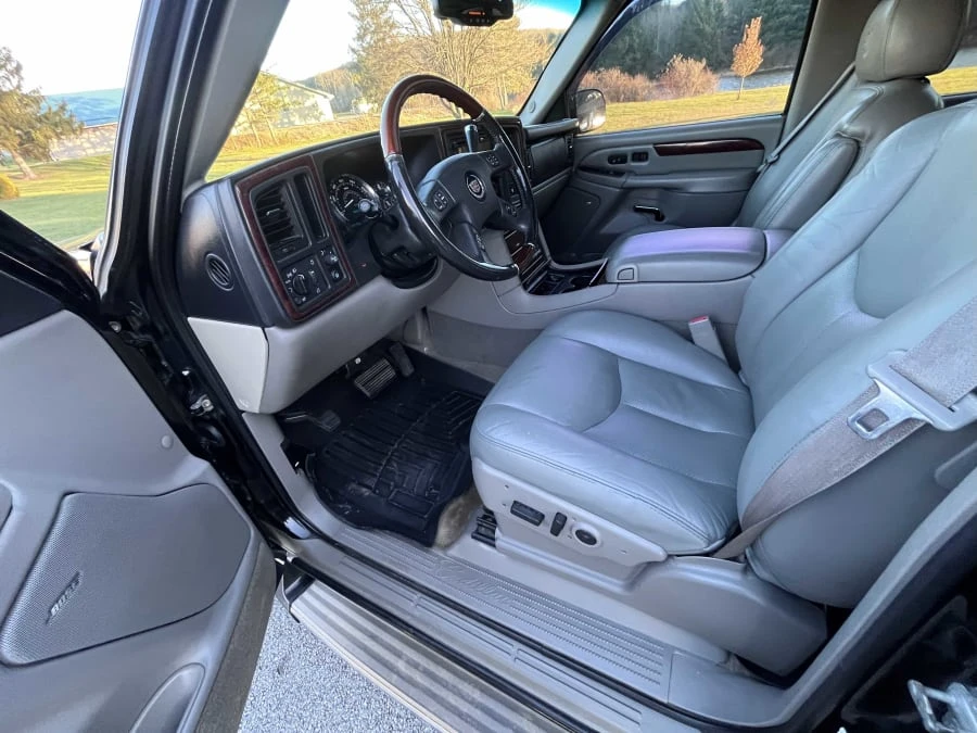 2005 Cadillac Escalade & EXT 2nd Gen - Image 9 of 30