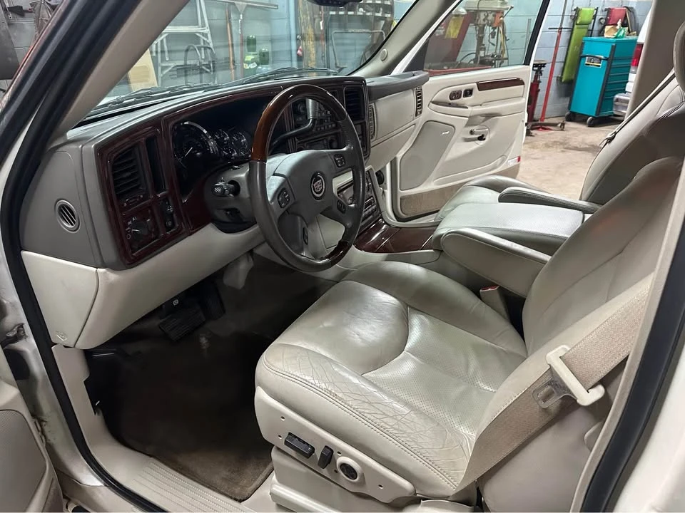 2005 Cadillac Escalade & EXT 2nd Gen - Image 7 of 8