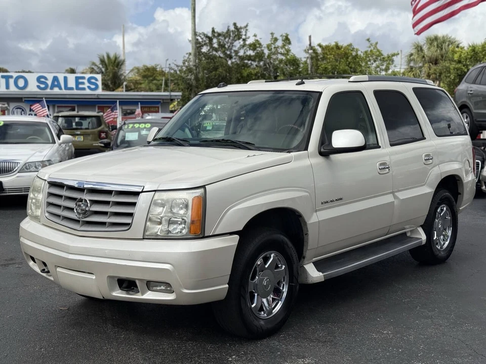 2005 Cadillac Escalade & EXT 2nd Gen - Image 2 of 21