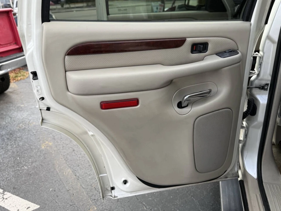 2005 Cadillac Escalade & EXT 2nd Gen - Image 19 of 21