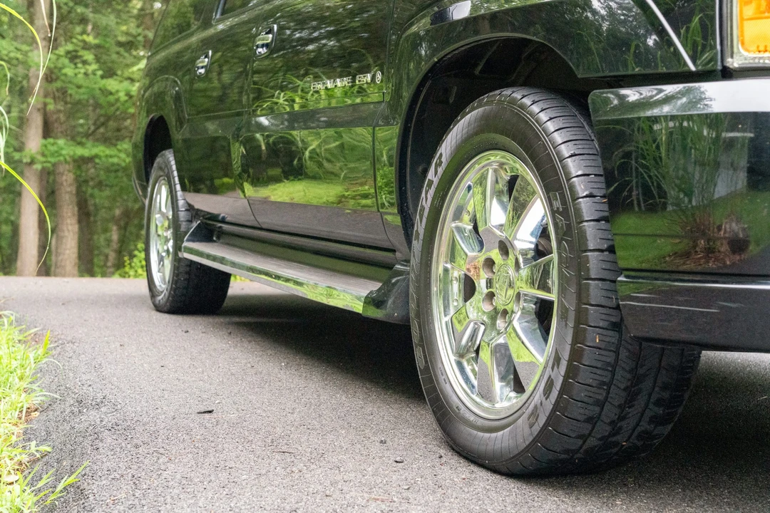 2005 Cadillac Escalade & EXT 2nd Gen - Image 26 of 31