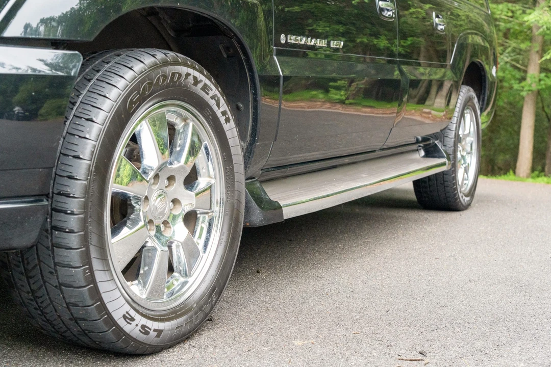 2005 Cadillac Escalade & EXT 2nd Gen - Image 10 of 31