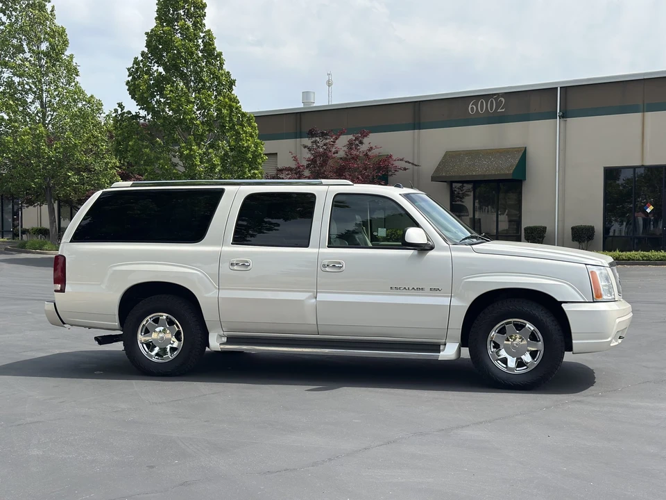 2005 Cadillac Escalade & EXT 2nd Gen - Image 27 of 31