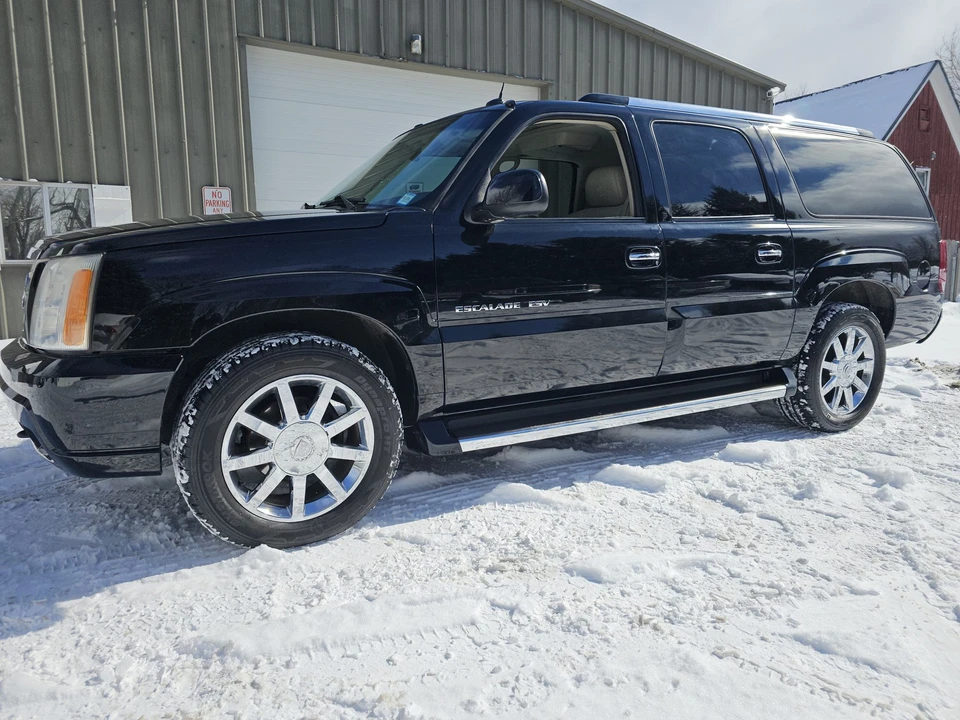 2005 Cadillac Escalade & EXT 2nd Gen - Image 2 of 31