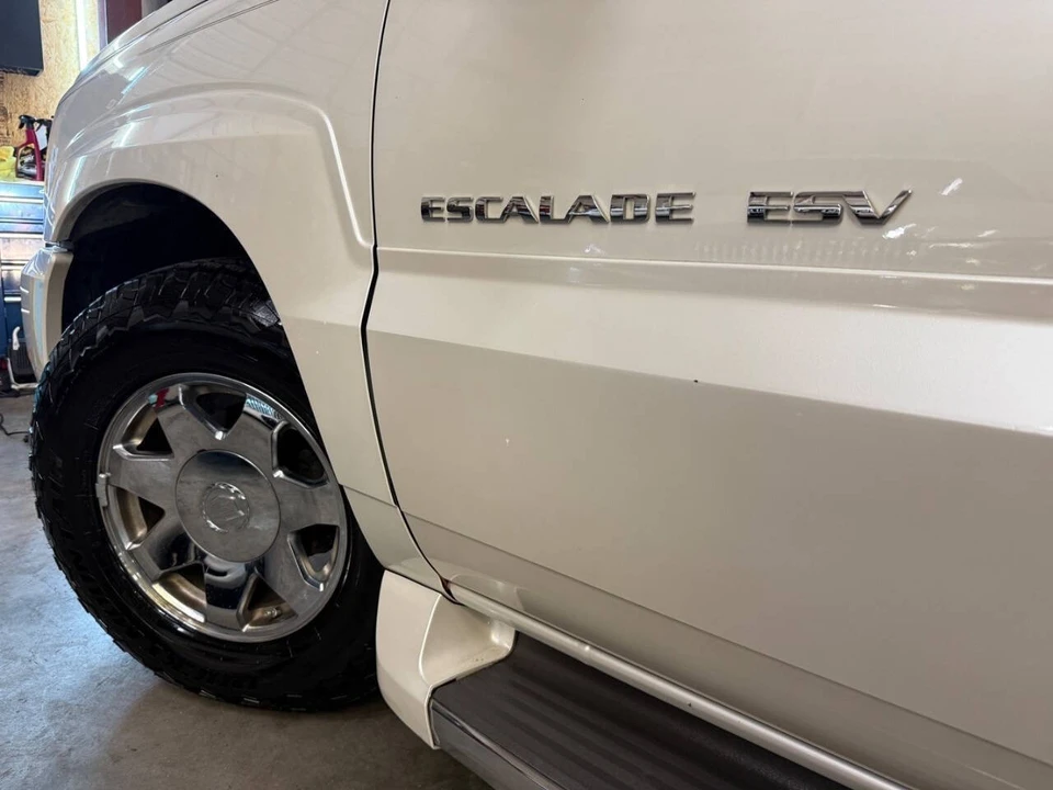 2005 Cadillac Escalade & EXT 2nd Gen - Image 19 of 21