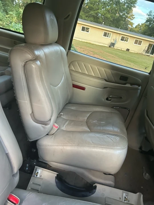 2005 Cadillac Escalade & EXT 2nd Gen - Image 16 of 19