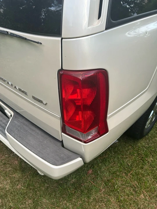 2005 Cadillac Escalade & EXT 2nd Gen - Image 4 of 19
