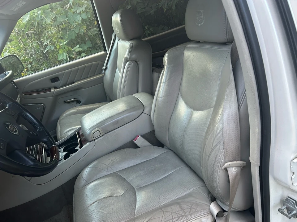 2005 Cadillac Escalade & EXT 2nd Gen - Image 11 of 19