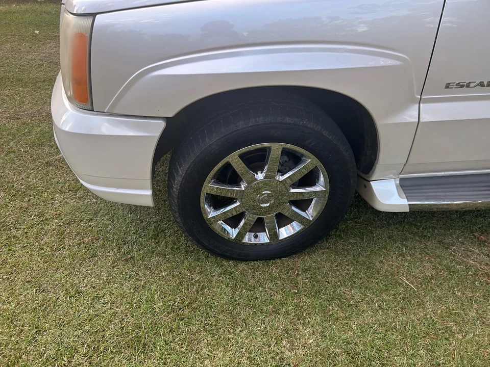 2005 Cadillac Escalade & EXT 2nd Gen - Image 7 of 19