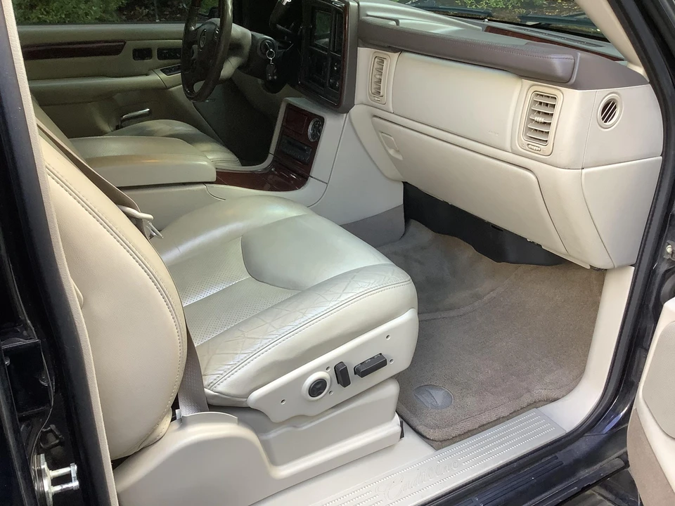 2005 Cadillac Escalade & EXT 2nd Gen - Image 23 of 31