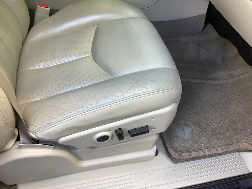 2005 Cadillac Escalade & EXT 2nd Gen - Image 22 of 31
