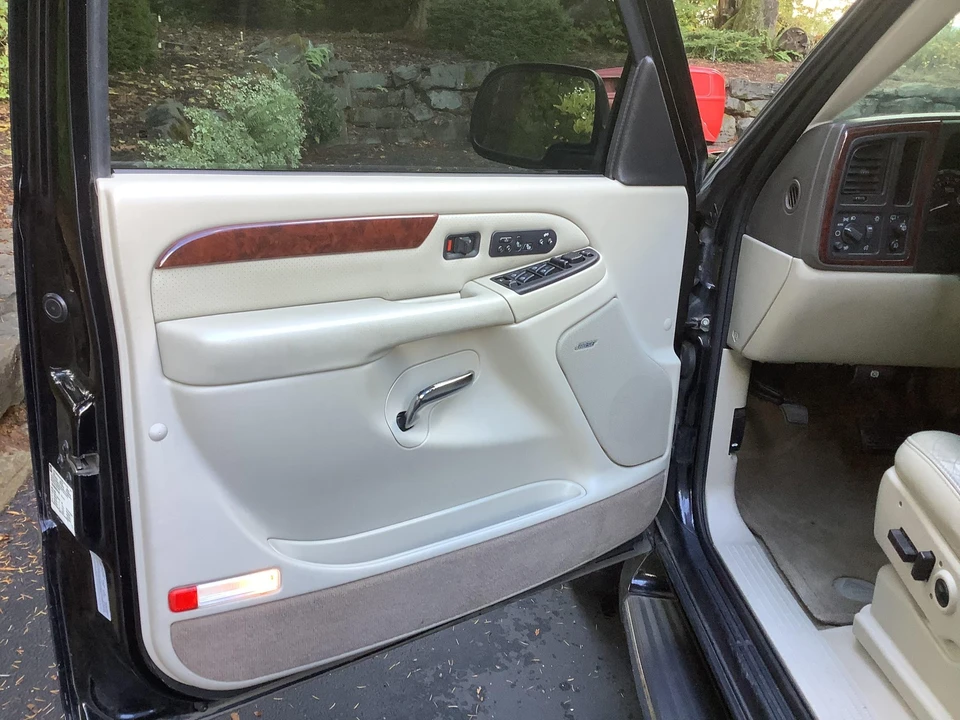 2005 Cadillac Escalade & EXT 2nd Gen - Image 16 of 31