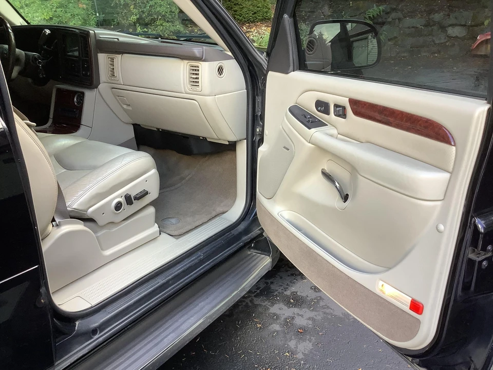 2005 Cadillac Escalade & EXT 2nd Gen - Image 19 of 31