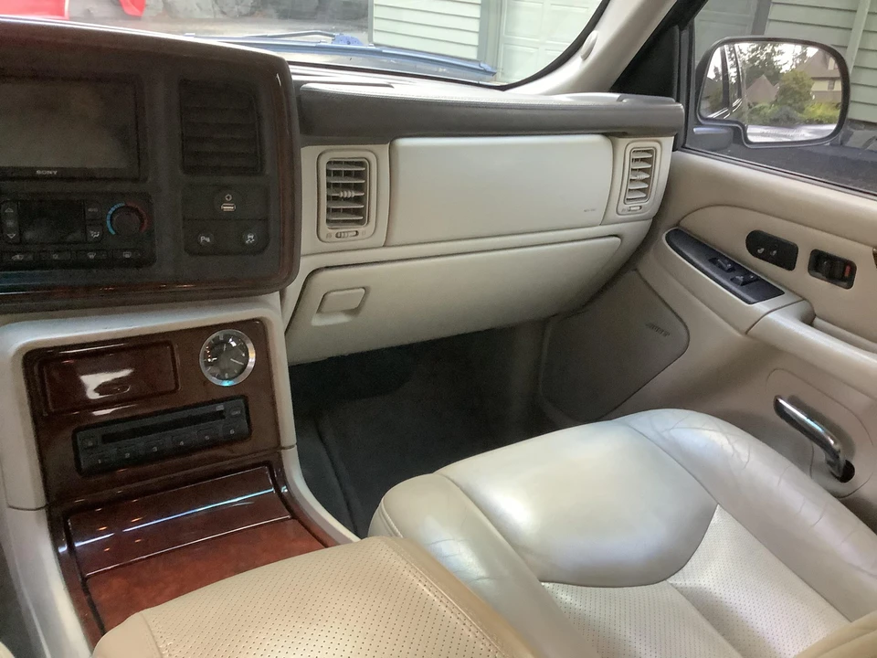 2005 Cadillac Escalade & EXT 2nd Gen - Image 27 of 31