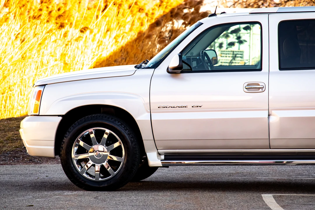 2005 Cadillac Escalade & EXT 2nd Gen - Image 23 of 31