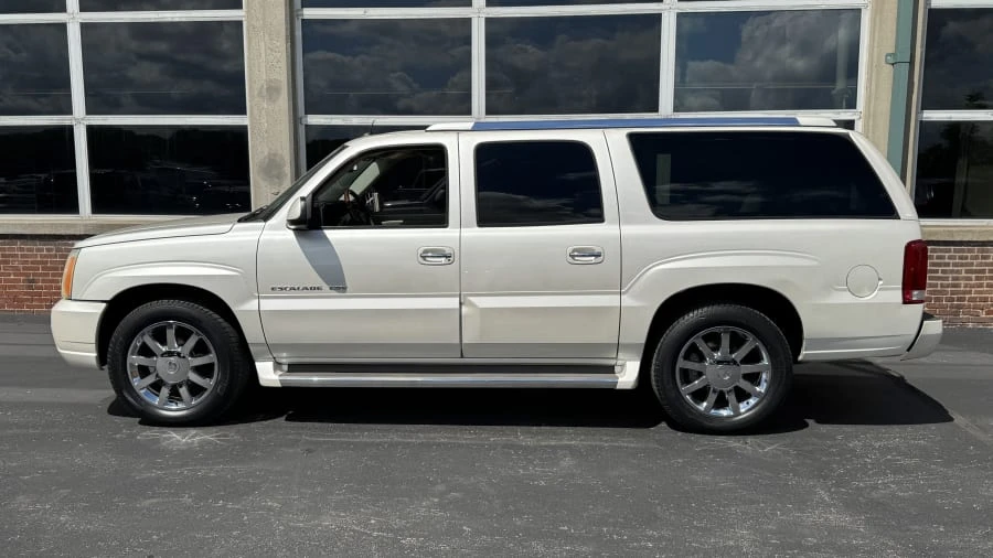 2005 Cadillac Escalade & EXT 2nd Gen - Image 2 of 13