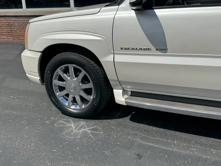 2005 Cadillac Escalade & EXT 2nd Gen - Image 4 of 13