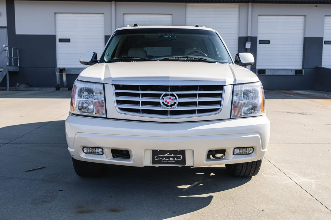2005 Cadillac Escalade & EXT 2nd Gen - Image 2 of 31