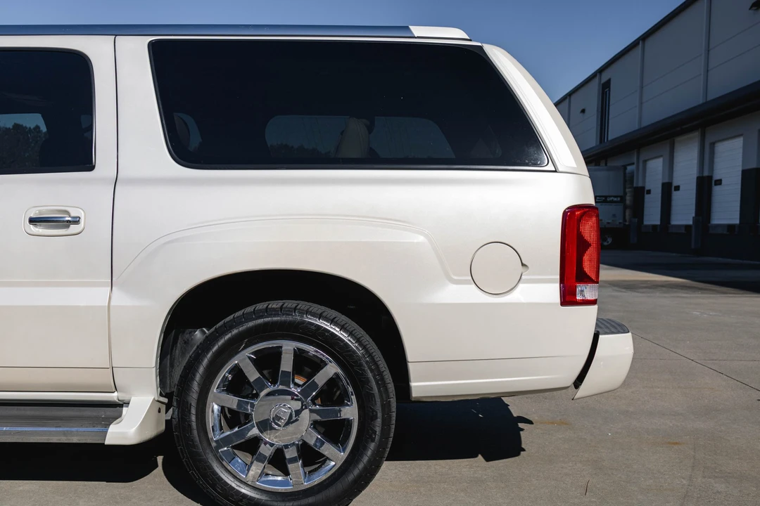 2005 Cadillac Escalade & EXT 2nd Gen - Image 24 of 31