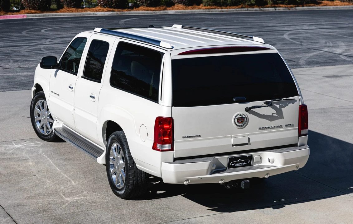 2005 Cadillac Escalade & EXT 2nd Gen - Image 10 of 31