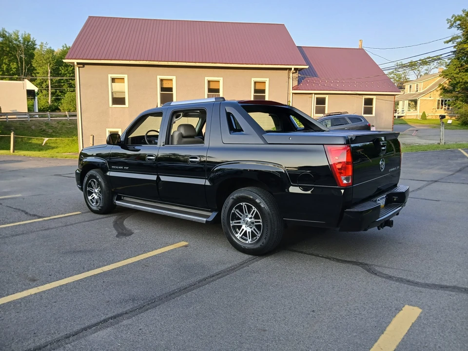 2005 Cadillac Escalade & EXT 2nd Gen - Image 12 of 31