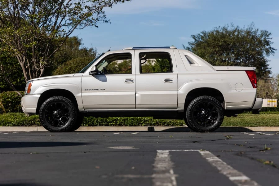2005 Cadillac Escalade & EXT 2nd Gen - Image 9 of 20