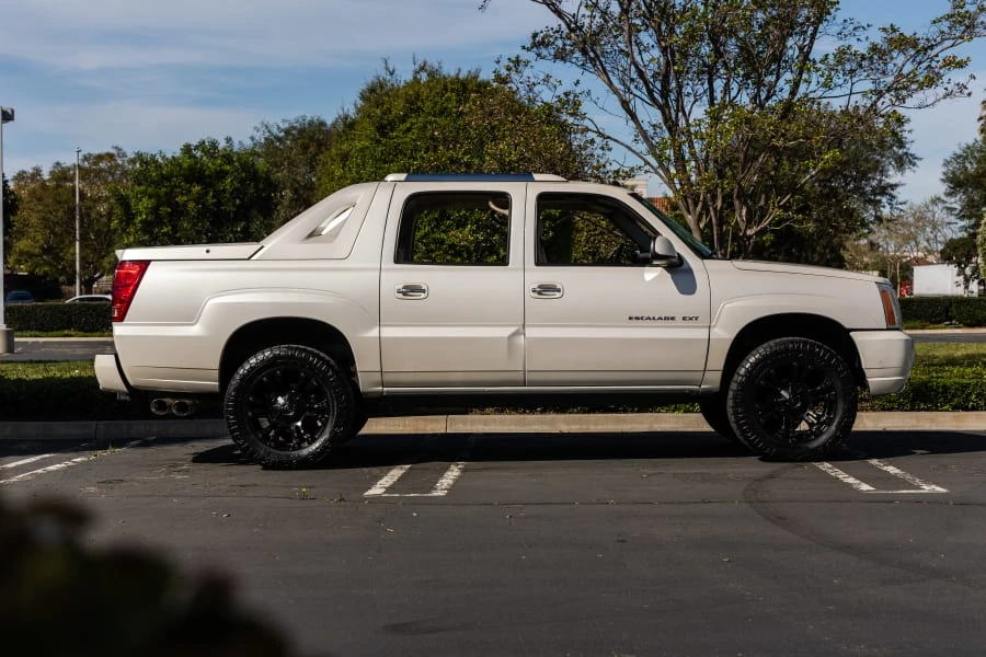 2005 Cadillac Escalade & EXT 2nd Gen - Image 2 of 20